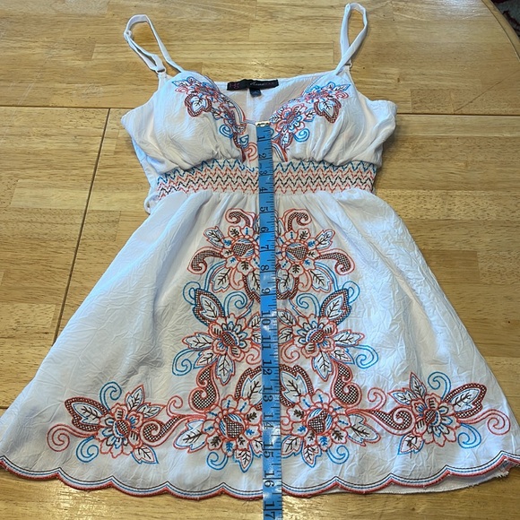 Embroidered Tank Top - Picture 13 of 14